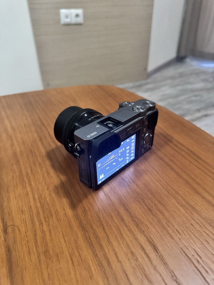 Sony A6000 с обектив 16-50mm OSS