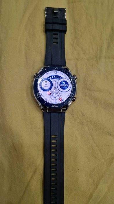 Huawei Watch Ultimate - отличен