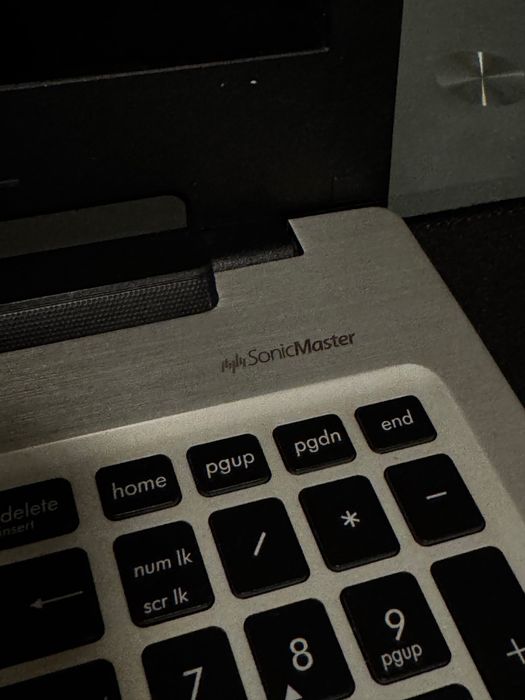 Laptop Asus Ultrabook intel i3/8gb ram/ssd+hdd