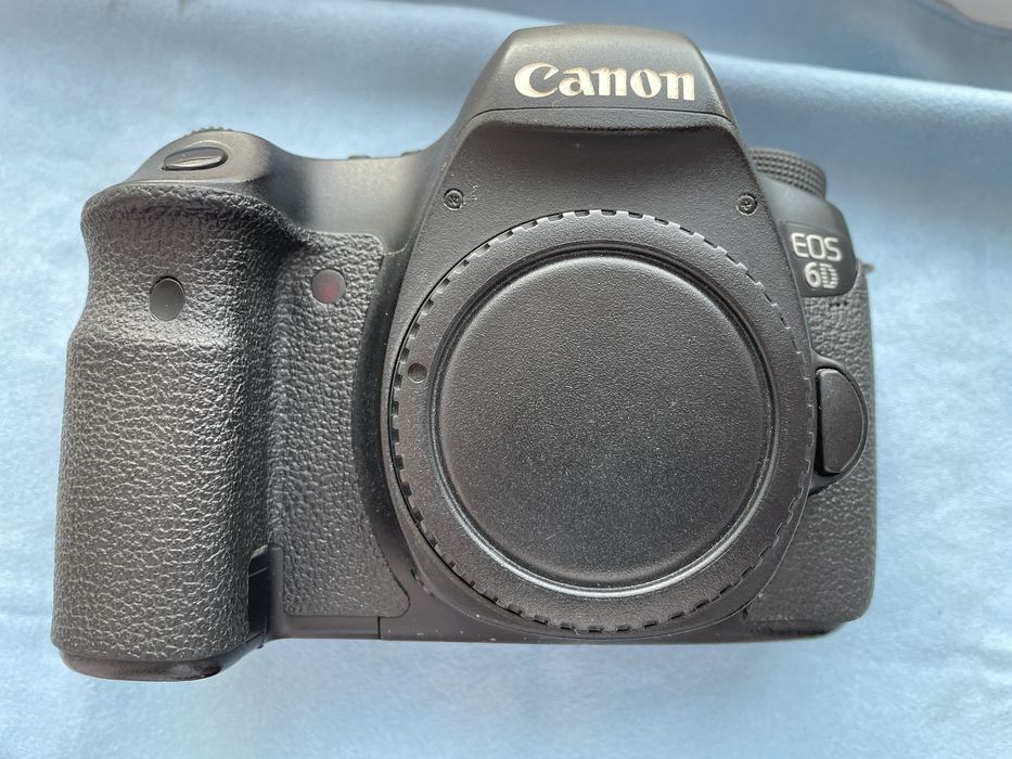 Canon 6D  + cutie si accesorii