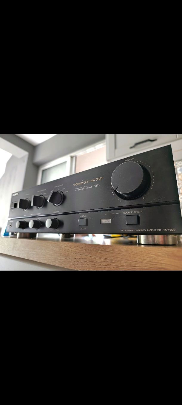 Усилвател Sony TA-F220