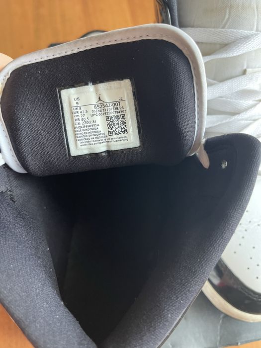 Air Jordan 1 Mid SE "Black/Gold Patent Leather