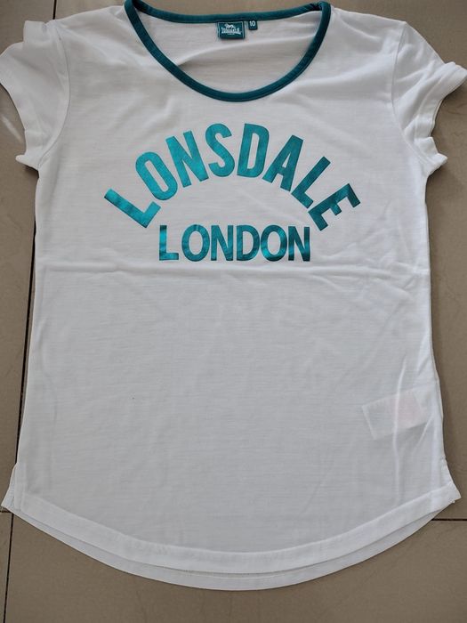 Tricouri de dama noi