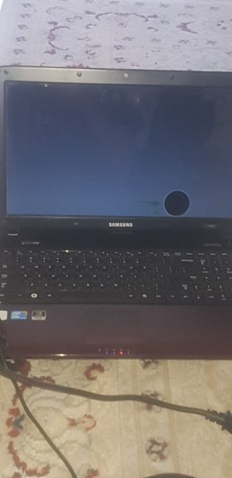 Срочно продам ноутбук самсунг