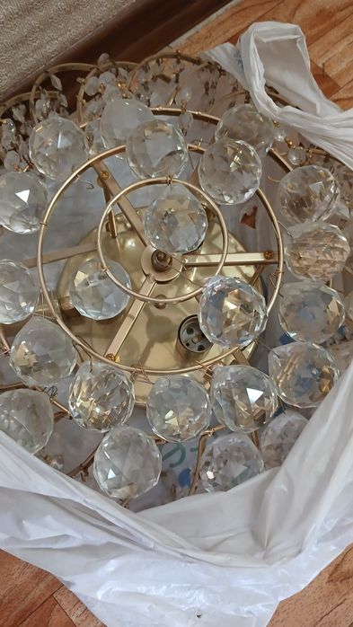 Люстра отдам. 3000!