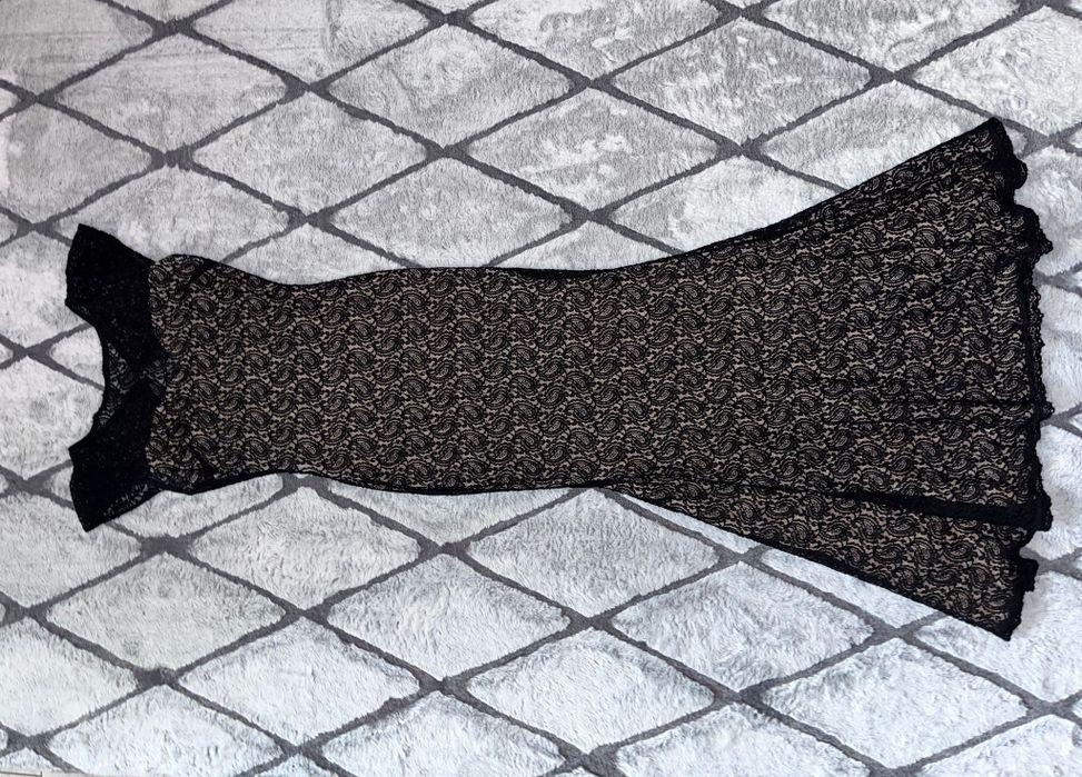 Vând rochii de seara