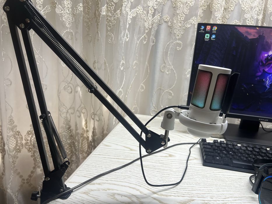 Veb kamera, naushnik, mikrafon