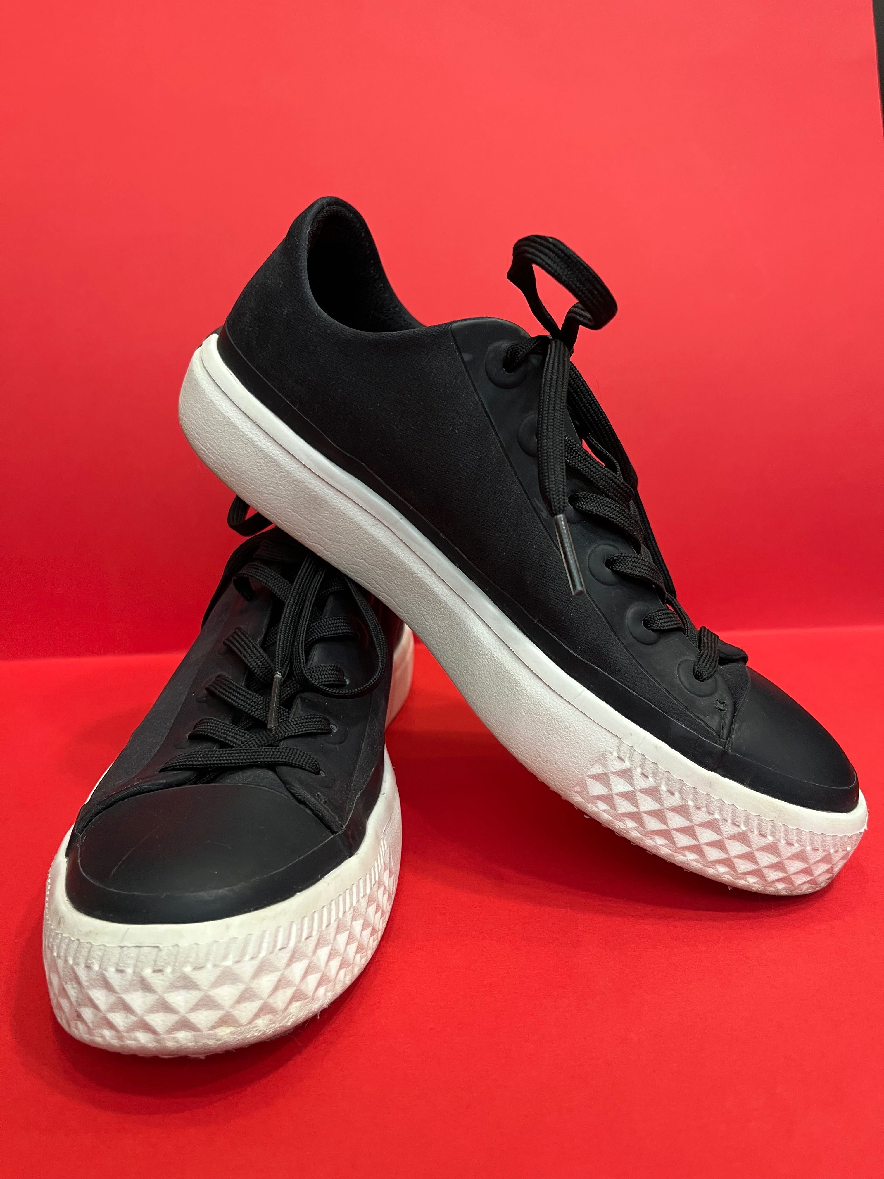 Без забележки converse естествена кожа