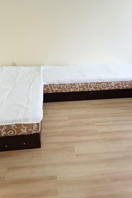 Дава се под наем Двустаен апартамент в Варна, Цветен квартал - 42 кв.м за 300 € - Снимка #2