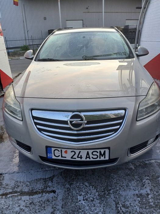 Vând Opel Insignia 2010