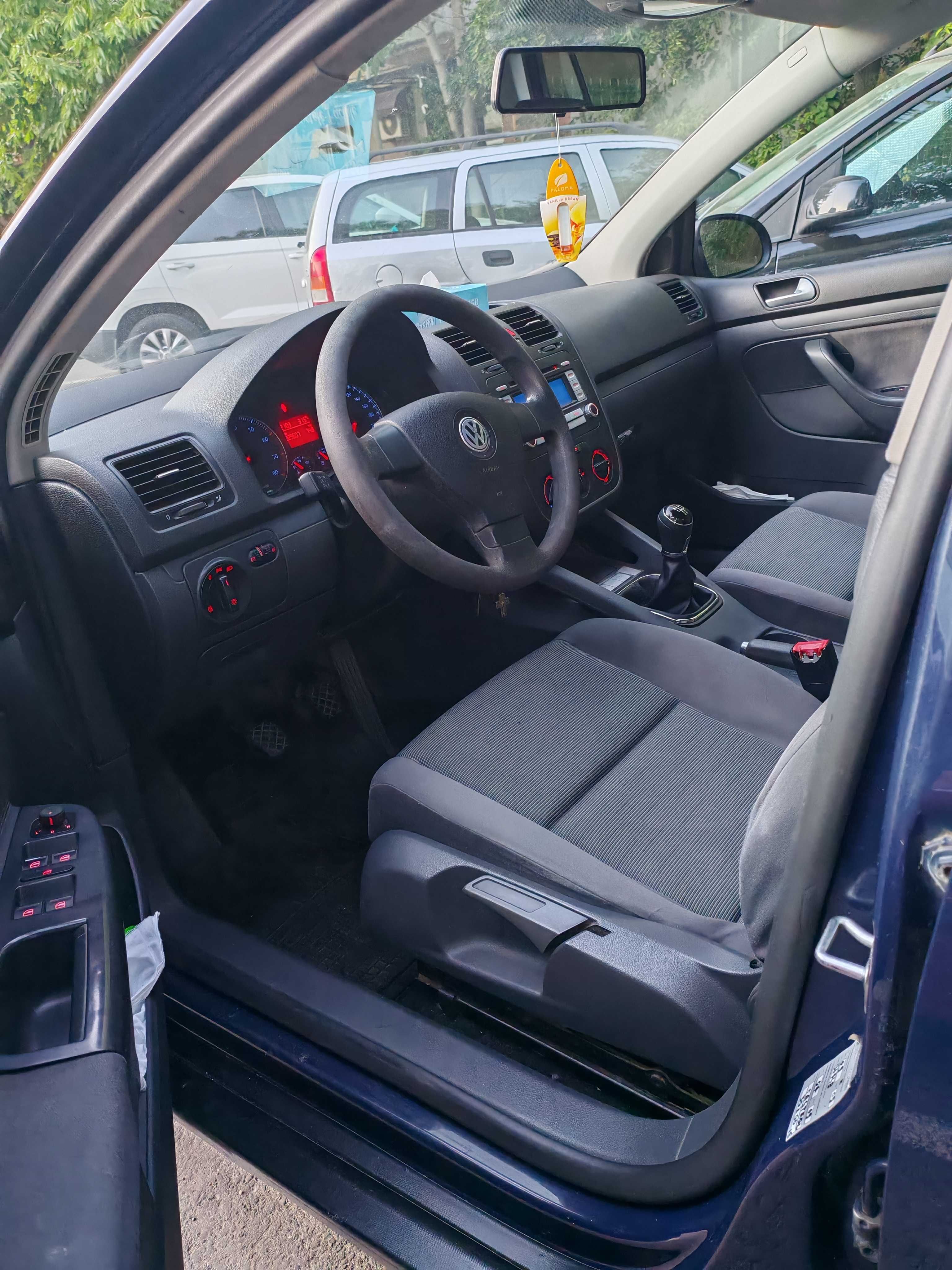 Proprietar vând Vw Golf 5 benzina 1 4 mpi an 2008