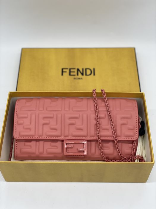 Geanta/poseta Fendi noua autentica 100%