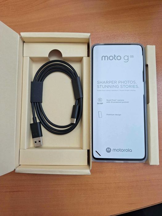 Смартфон Motorola G05 64 GB-НОВ с гаранция и кейс