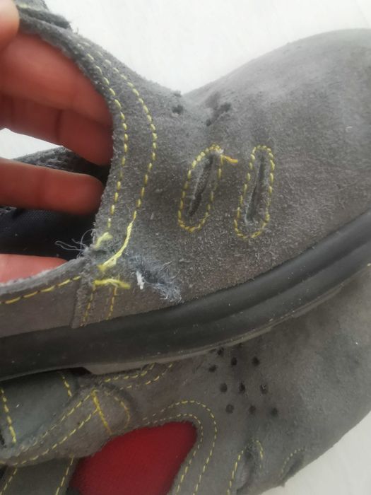 Sandale cu metal în vârf mărimea 44