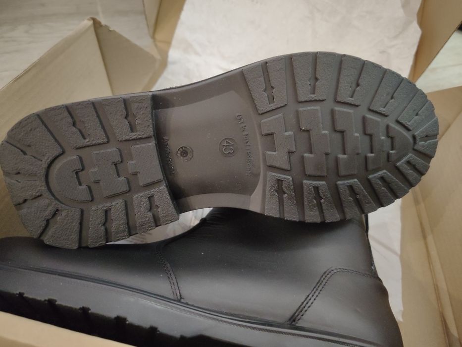 Мъжки зимни боти от естествена телешка кожа - 43 номер
Ботите са чист