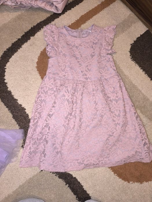 Детски Лот дрешки,зимно яке HM и две рокли 110см