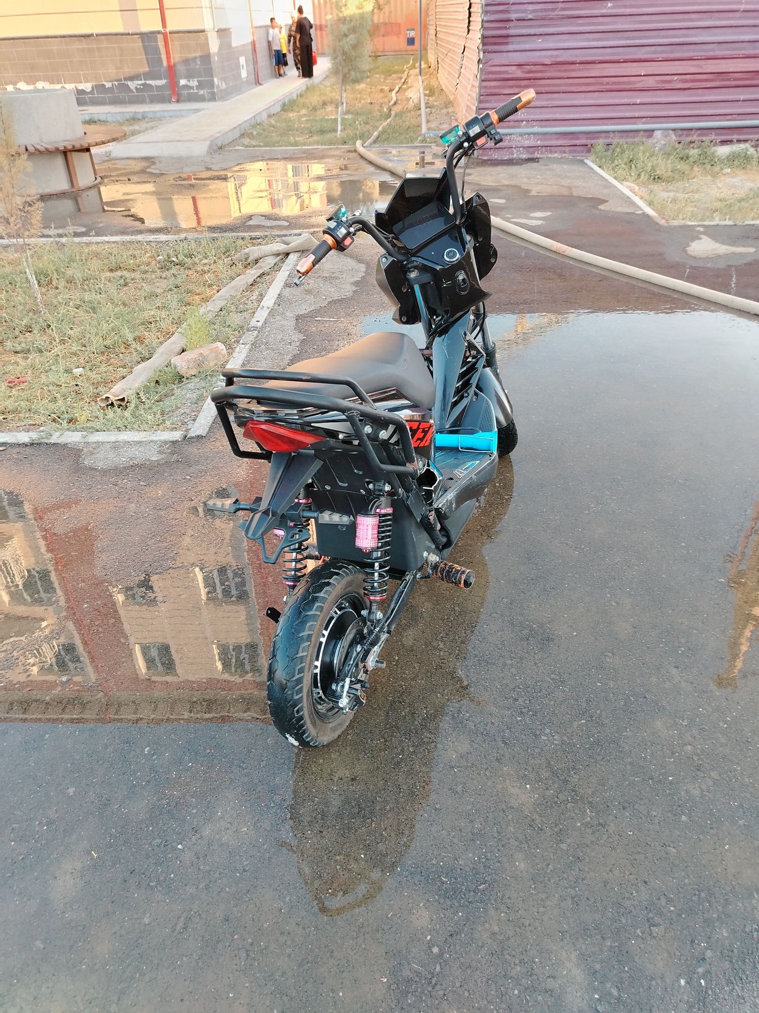 Elektro sukutr sotiladi