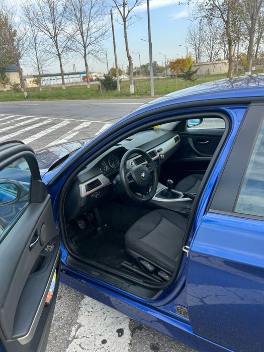 Vând bmw e90 ...