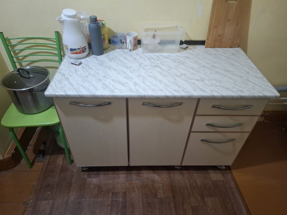 Kuxinniy mebel yangi