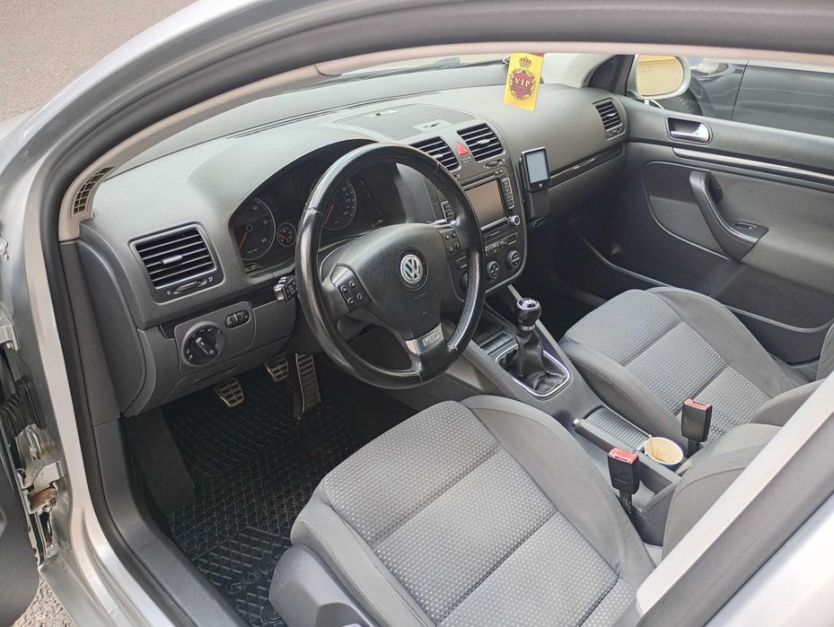 Vând golf 5 GT 1.9
