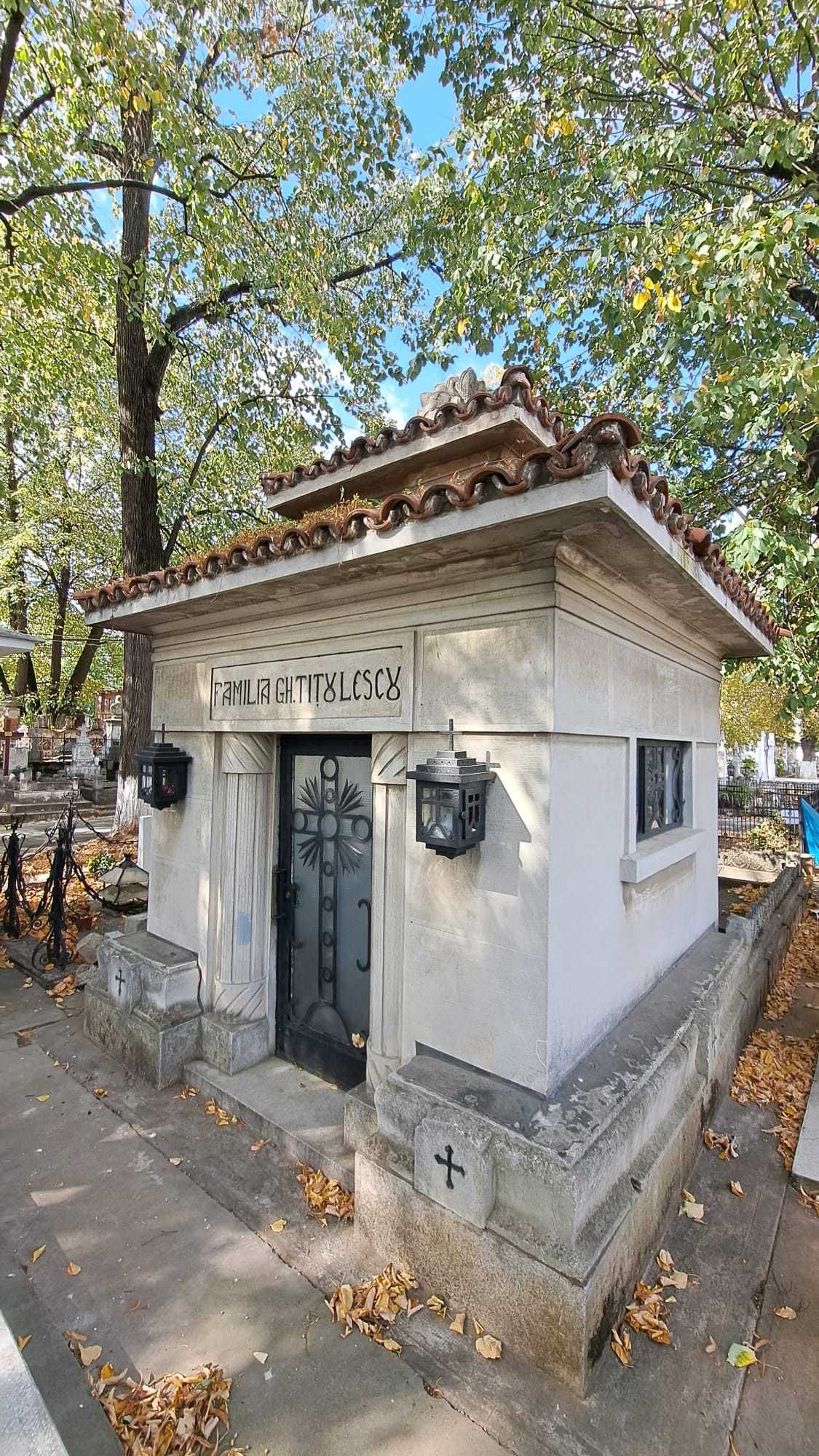 Vând monument funerar, cavou subteran cu 3 locuri ,Viișoara, Ploiesti