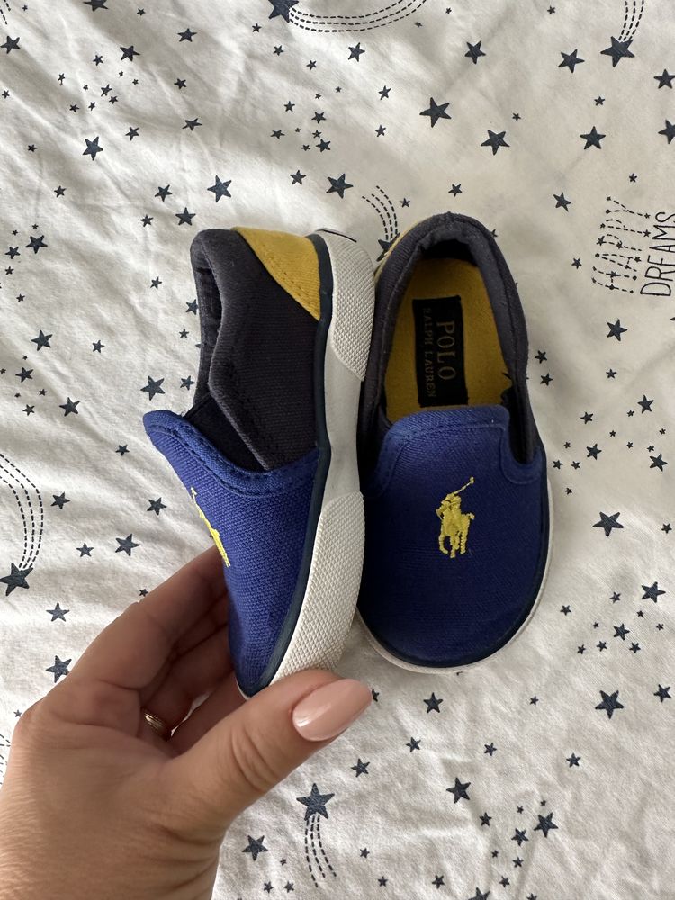 Sneakers Burbeerry si Ralph Lauren