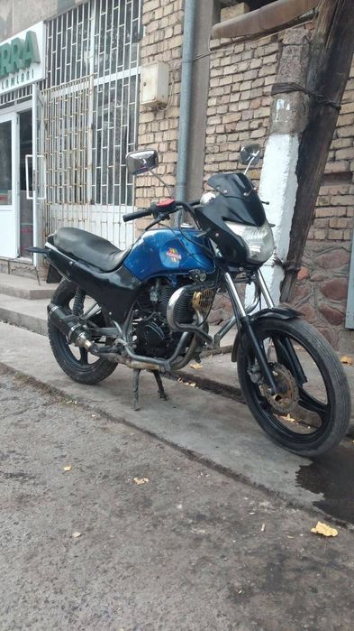 Motosikl Honda 200 kubali