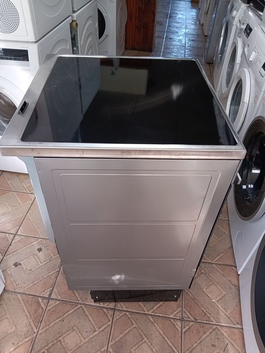 Иноксова свободно стояща печка скерамичен плот VOSS  2 години гаранция