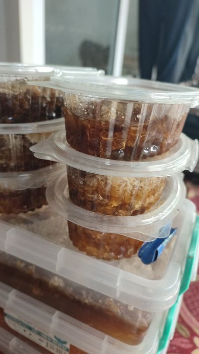 Горний мёд и прополис 
Цена за кг мёд 150тыс
Цена за кг прополис 200ты