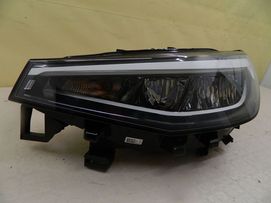 Far stanga VW ID4 FULL LED, 2020, 2021, 2022, 2023, 2024, cod origine 11B941005B.