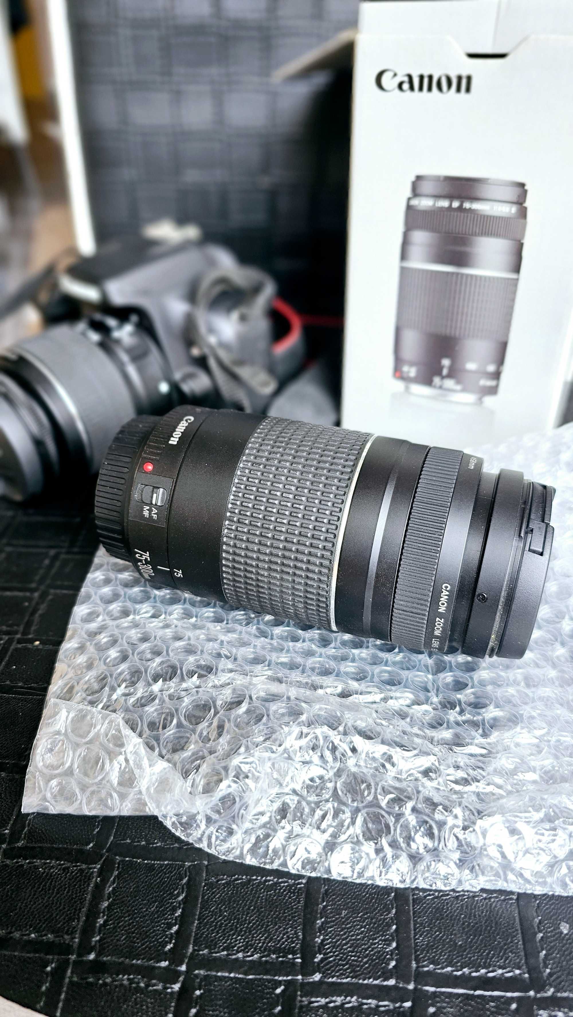 CANON EOS 4000D EF-S 18-55+75-300 18.0 MPx, WI-FI