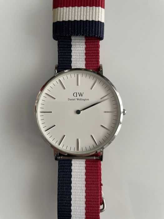 Ceas unisex Daniel Wellington Canterbury - cadoul perfect pt EA și EL