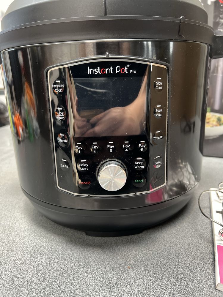 Мултикукър / Тенджера под налягане Instant Pot PRO 10in1 ,7.6L , 1200W