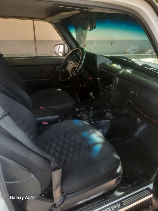 4×4 Niva urban 4 eshiklik 2015 yil pirabegi 180ming pirtsep ham sotila