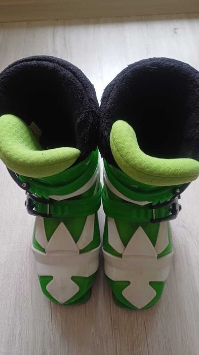 Ски, обувки, каска, очила за деца /може и поотделно/