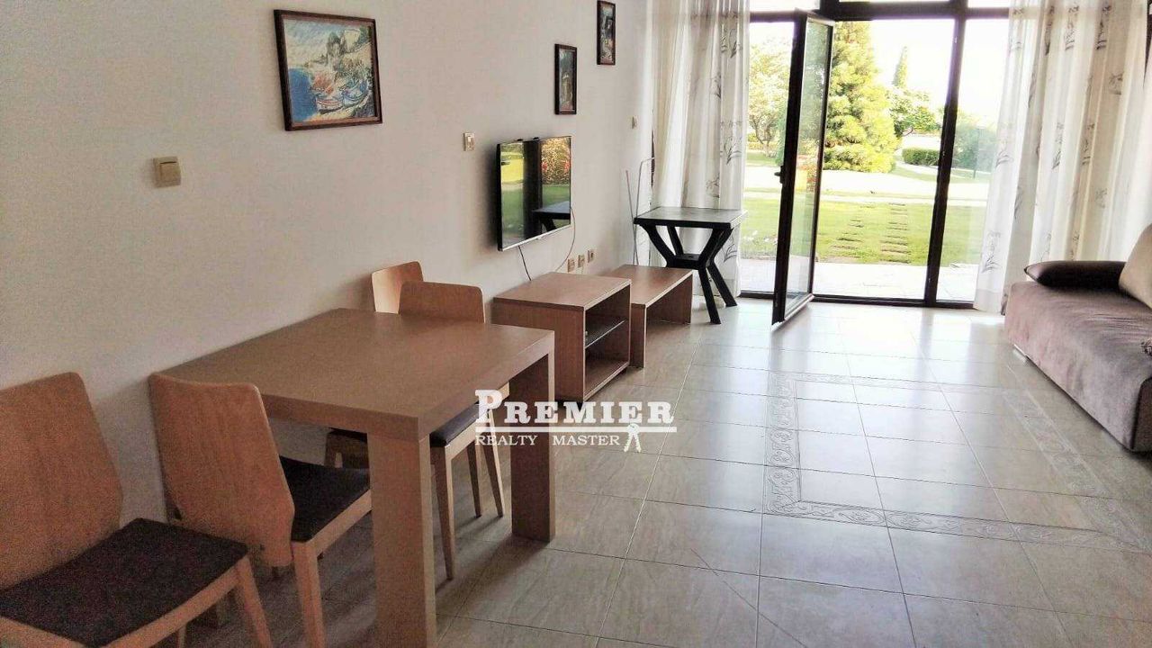 Продава се Двустаен апартамент в Свети Влас - 65 кв.м за 1585 €/кв.м - Снимка #3