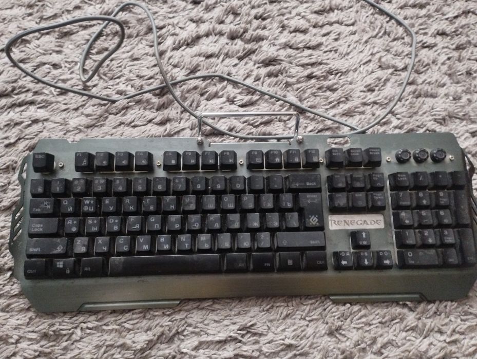 Продается.  Мембранная игровая клавиатура от бренда defender