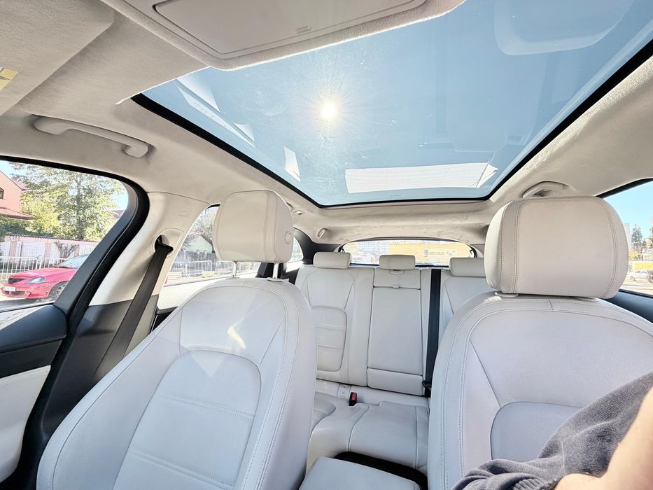Jaguar F-Pace 2.0 Diesel, 4x4 - 90.000km - Automata - Panoramic/Piele