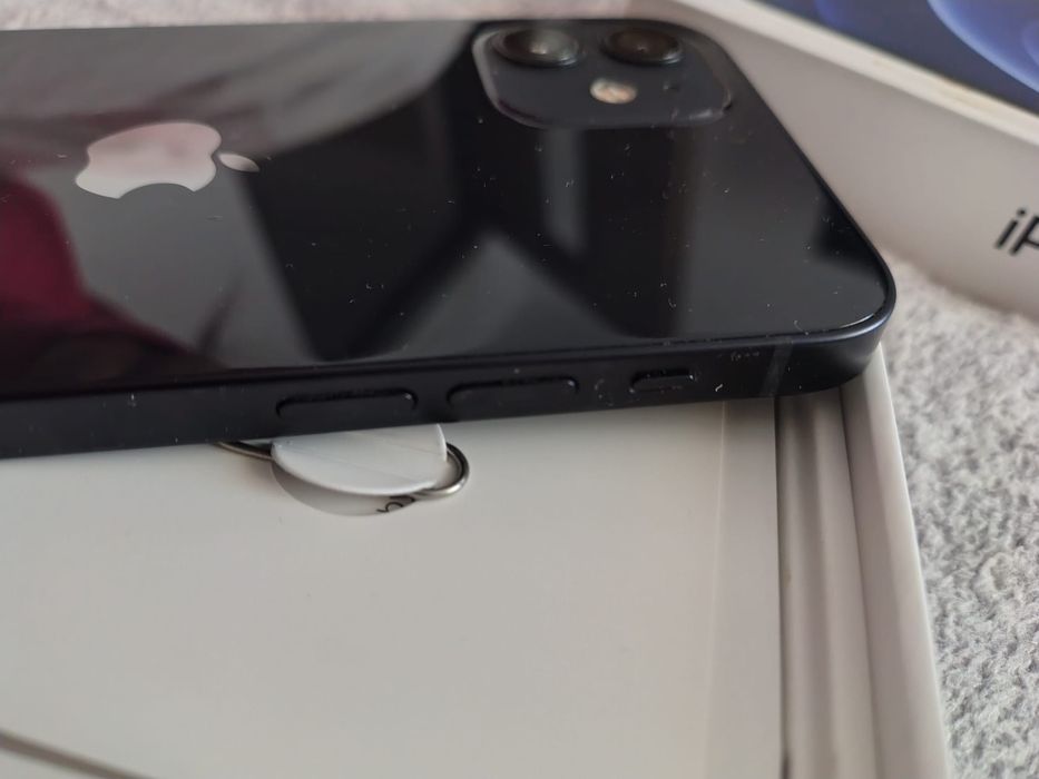 iPhone 12 – 64 GB, stare bună, 80% sănătate baterie