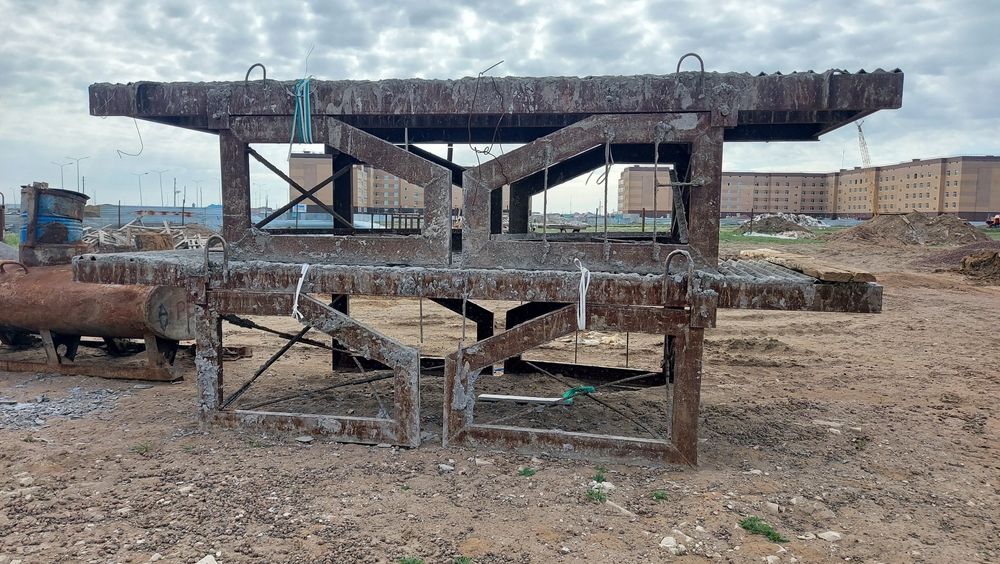 Сдам в аренду леса, стол каменщика, ножници, подмостья.