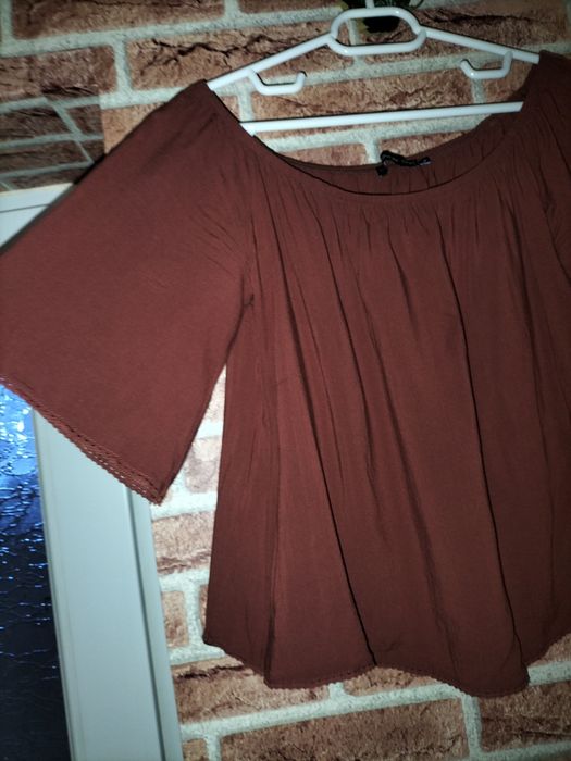 Rochii de ocazie măsura m și L. Și bluze xl.
