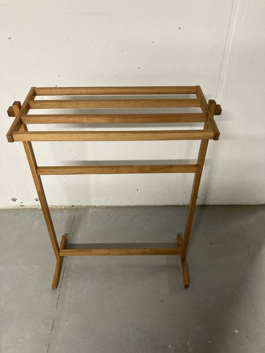 Кошче за боклук и стойка за кърпи баня