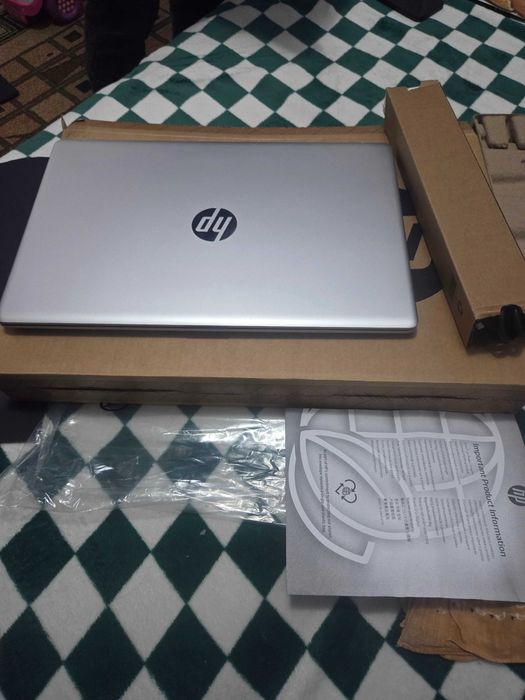 LAPTOP HP  nou desigilat