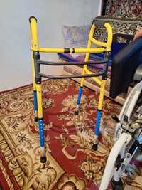 Продаю инвалидную коляску, ходунки