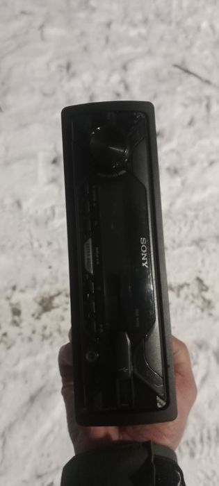 Продам магнитолу SONY