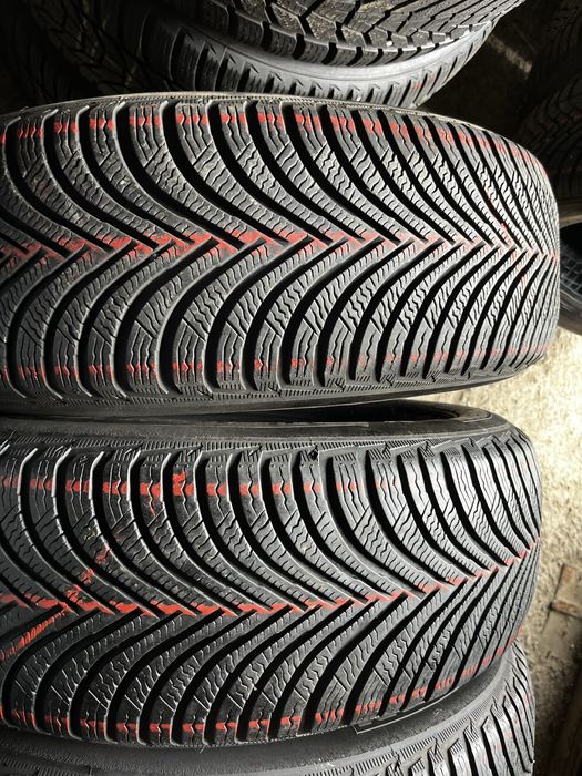Anvelope de iarna 215/65 R17 Michelin
