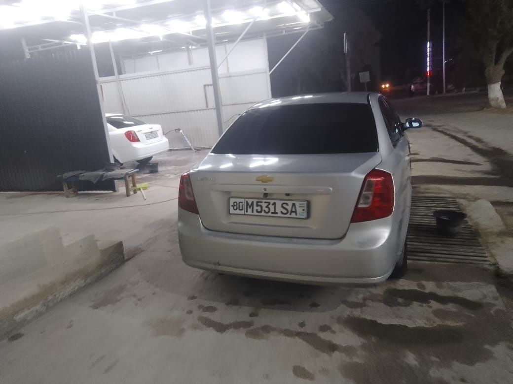 Лассети автомобили сотилади