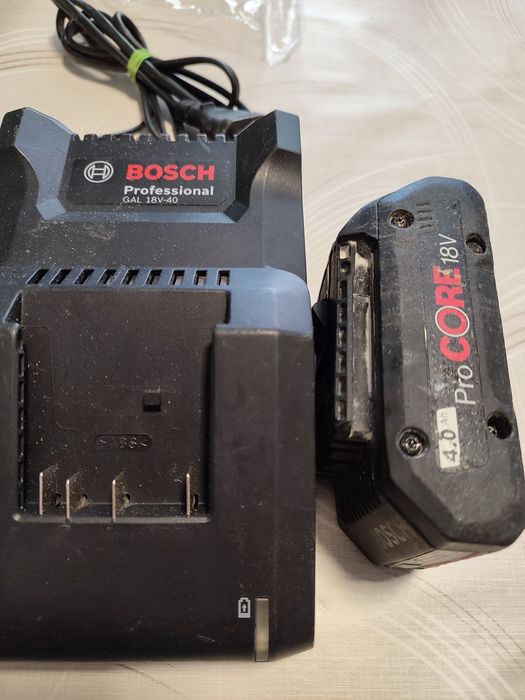 Încărcător și acumulator Bosch procore