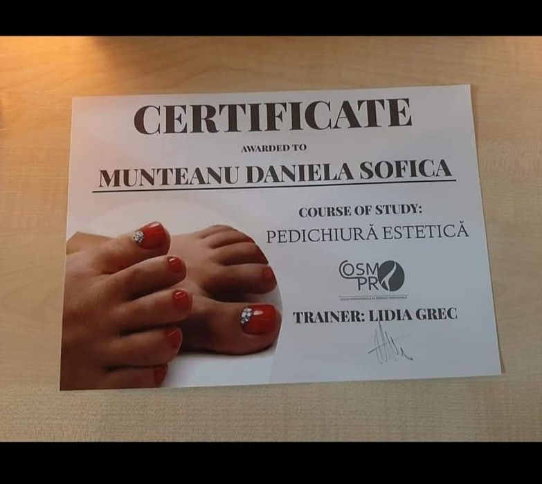 Pedichiura cu oja semi plus tratament talpa