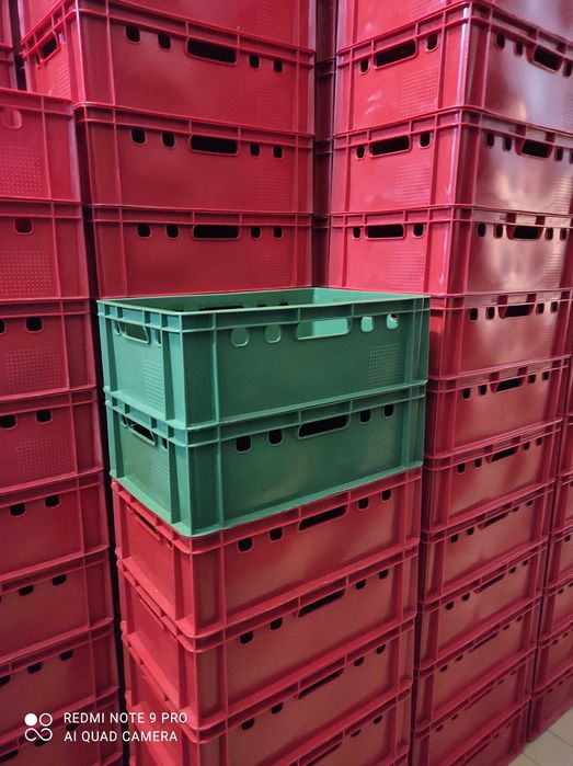 Naveta /lada plastic tipE2/Rosu,albastru/30 ron